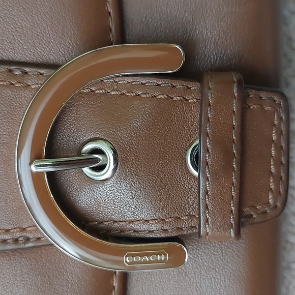 ⭐HOST PICK⭐Coach wallet, leather - Picture 2 of 7